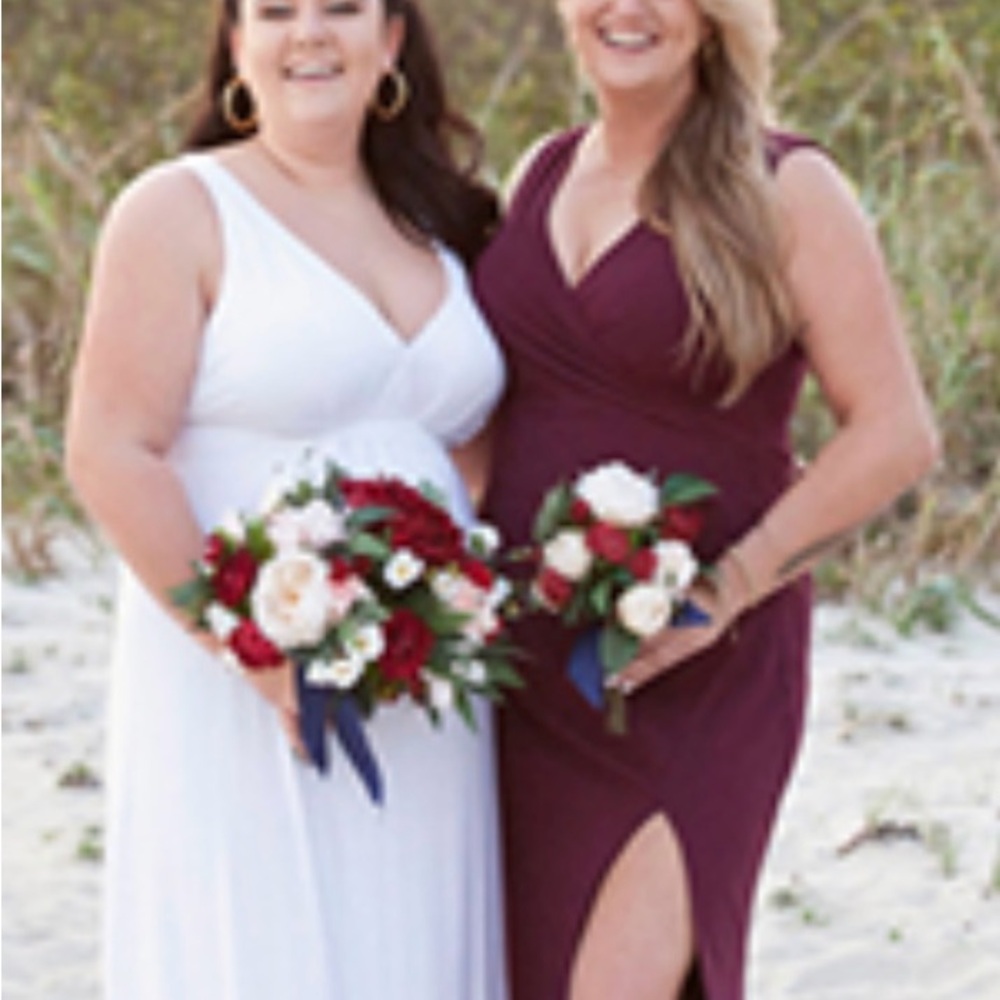 Elegant Burgundy Evening Gown - Picture 6 of 10